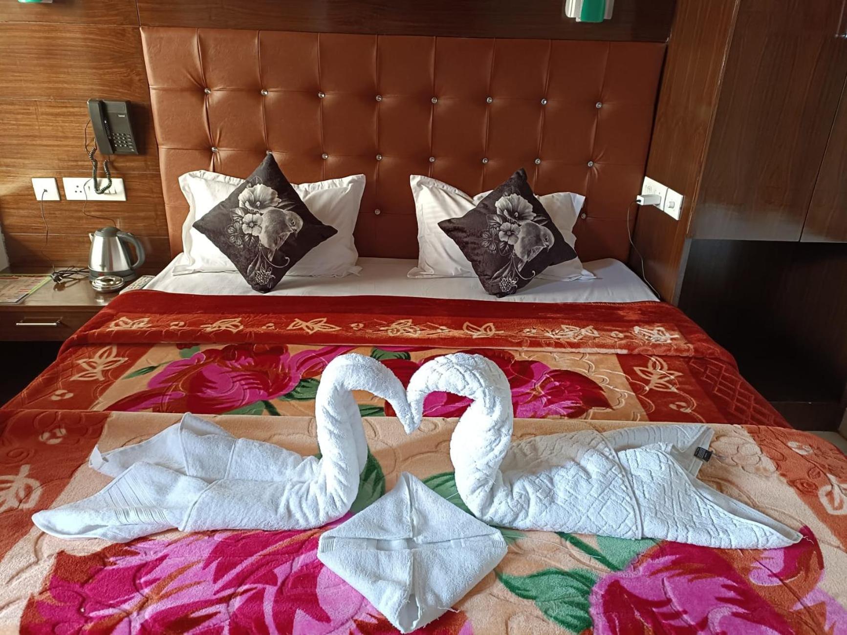 Hotel 7 Heights Mussoorie Esterno foto